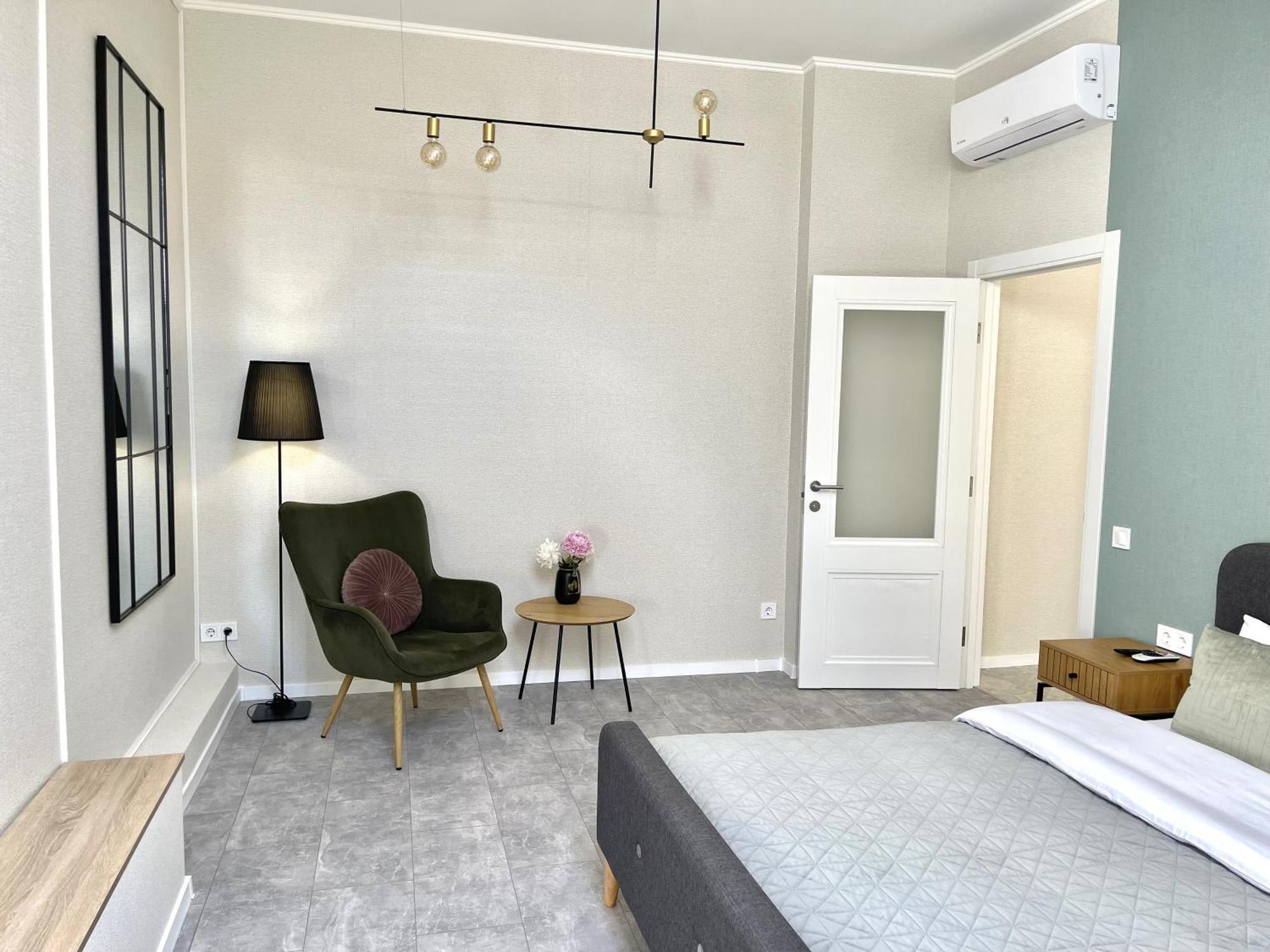 Modern Apartment, 5Mins To Rynok Square Lviv Eksteriør billede