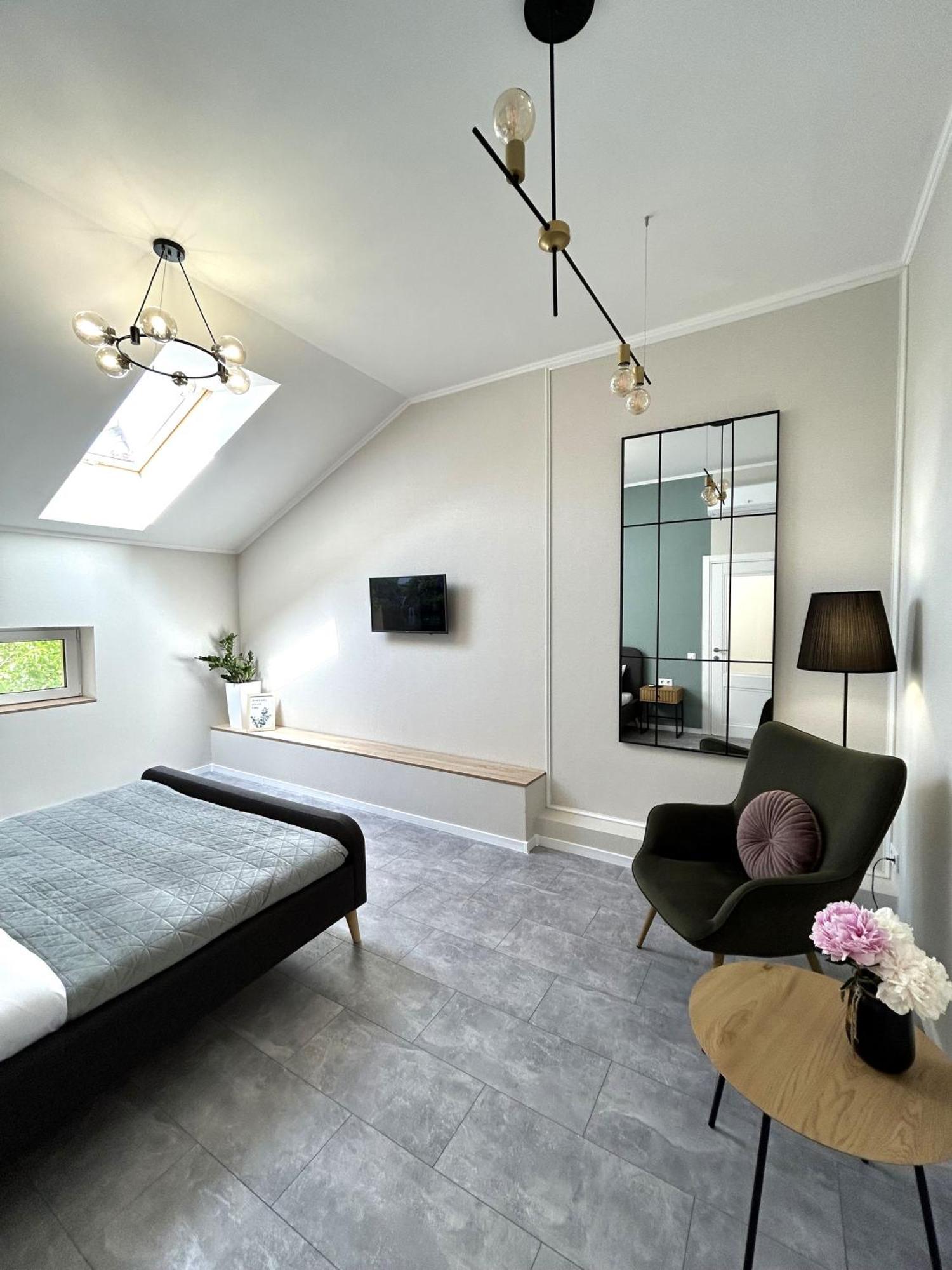 Modern Apartment, 5Mins To Rynok Square Lviv Eksteriør billede